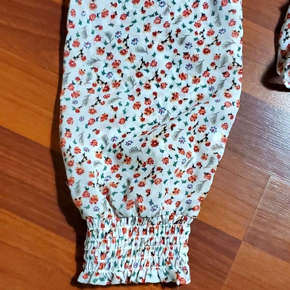 Floral ruched floral top - Picture 3 of 6